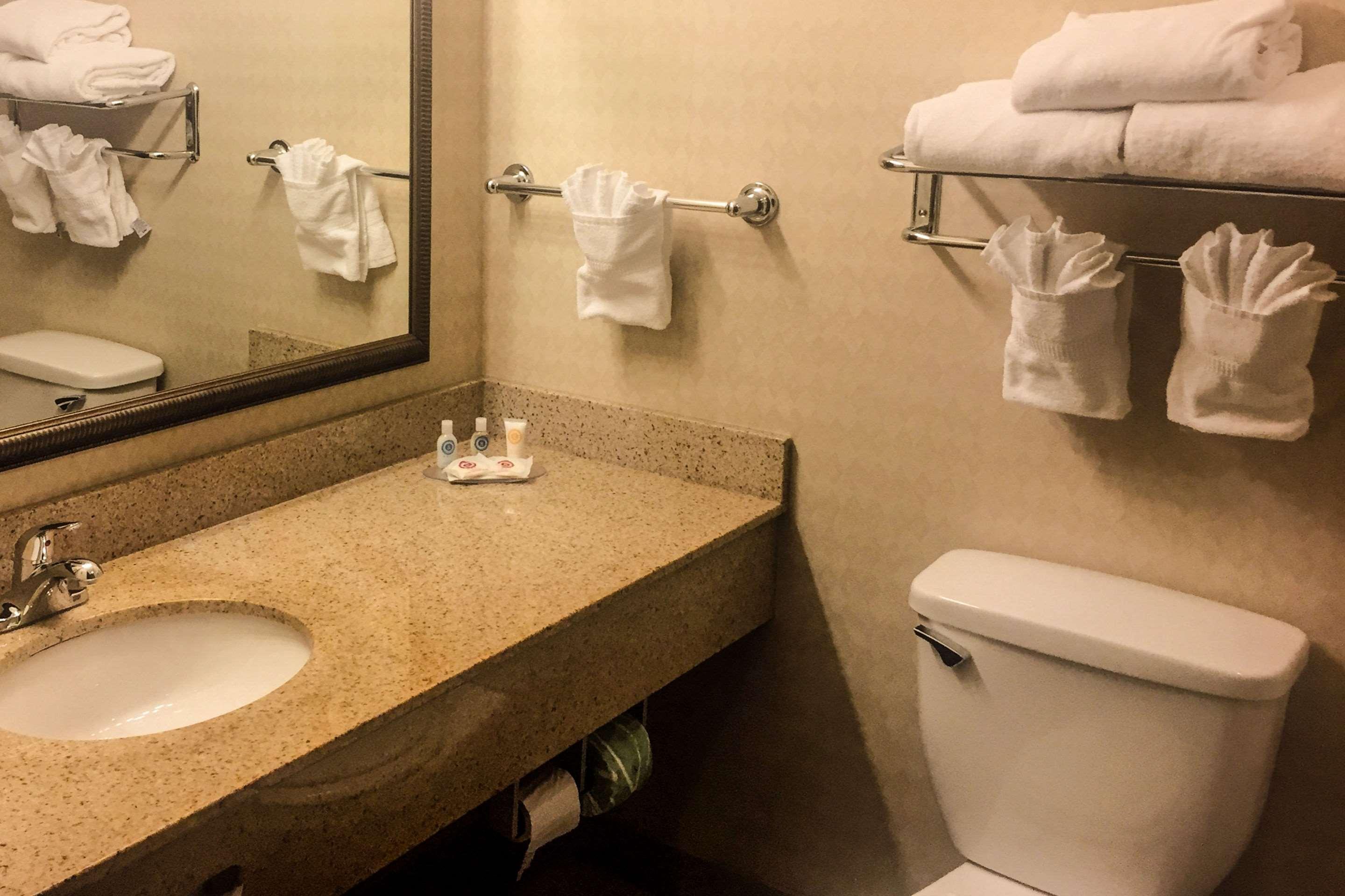 Comfort Inn & Suites Harrisonville Esterno foto