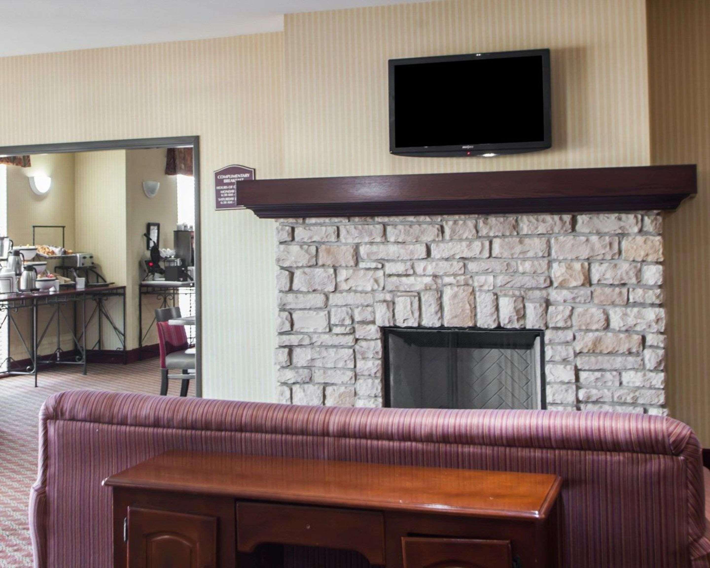 Comfort Inn & Suites Harrisonville Esterno foto