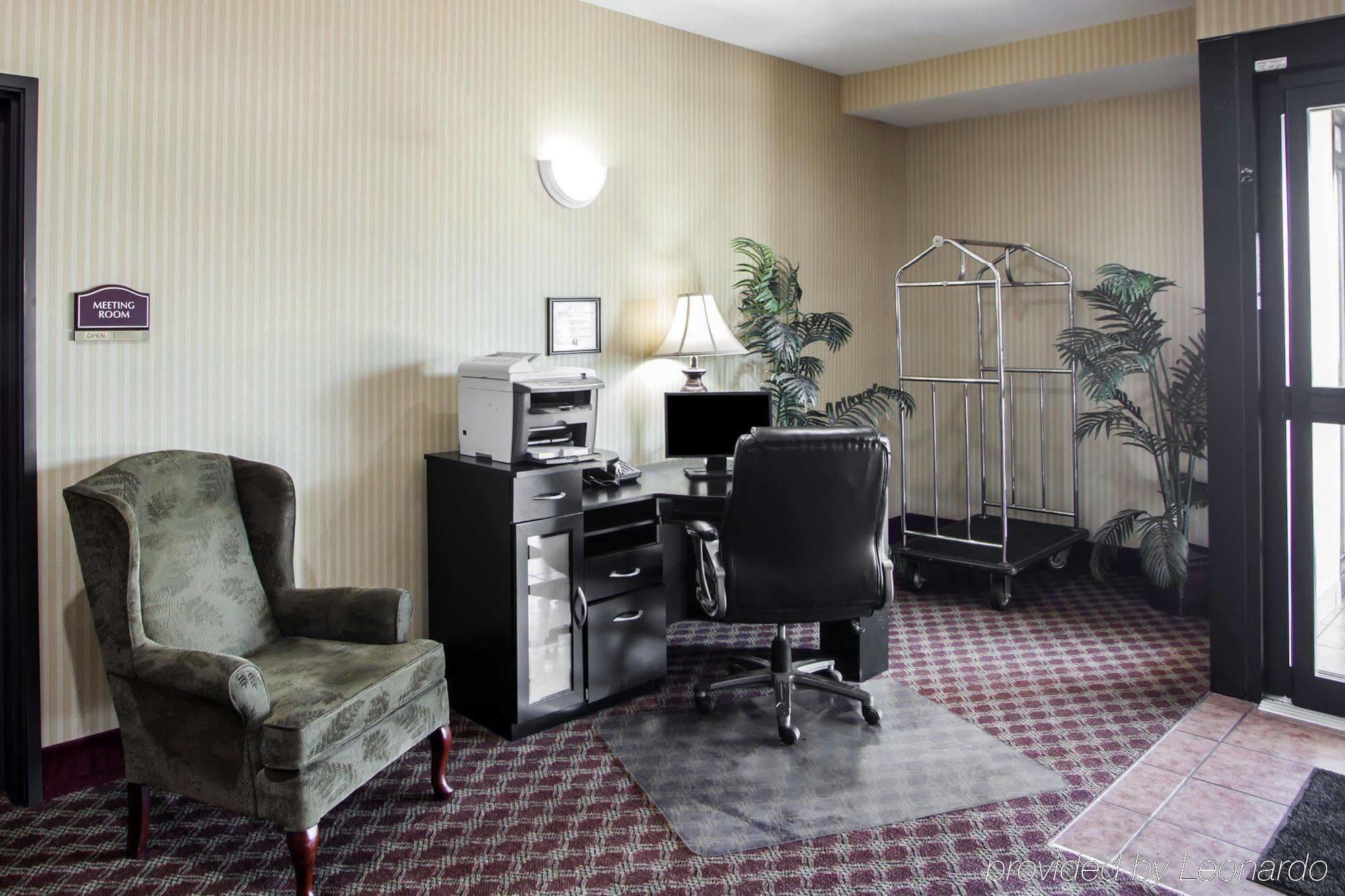Comfort Inn & Suites Harrisonville Esterno foto